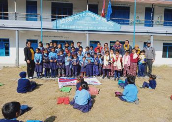 लायन्स क्लब अफ पोखरा पिस टाउन द्वारा न्यानो कपडा बितरण