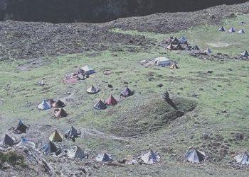 विद्यार्थी यार्सा टिप्न हिँडेपछि विद्यालय बन्द