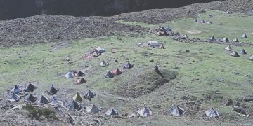 विद्यार्थी यार्सा टिप्न हिँडेपछि विद्यालय बन्द