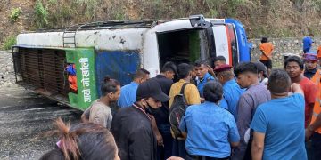 पोखरा आउँदै गरेको बस कुस्मामा दुर्घटना