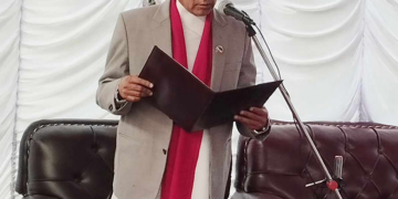 मुख्यमन्त्री अधिकारीसहित चुमान र मनाङेले लिए मन्त्रीको शपथ