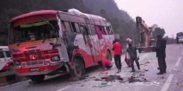 पोखरामा बस दुर्घटना, नौ घाइते