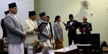 दीपक मनाङे र फणिन्द्र देवकोटाले लिए मन्त्रीको शपथ