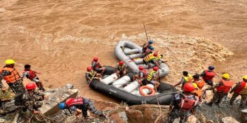 सिमलताल पहिरोमा ३ जना पौडिएर बाँचे