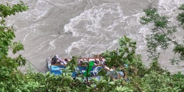 भारतीय बस आँबुखैरेनीनजिकै ऐना पहराबाट मर्स्याङ्दीमा खस्यो उद्धार कार्य जारी