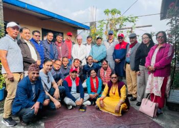 एकीकृत अखिल नेपाल शिक्षक सङ्गठनका शिक्षकहरु नेपाल राष्ट्रिय शिक्षक संगठन प्रवेश