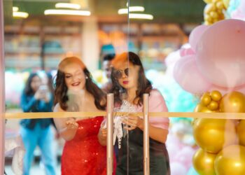 कुमारी ब्युटीका प्रडक्टहरुको पोखरा स्टोर उद्घाटन रीमा भन्छिन् , ‘आफूले प्रयोग गर्ने प्रडक्टबारे चेतना जरुरी छ’