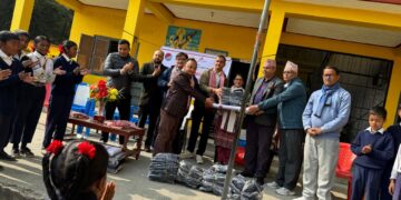 रोटरी क्लब अफ पोखरा लेकसाइडद्वारा विद्यार्थीहरुलाई पोशाक वितरण