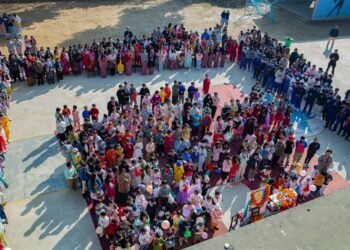 कुमुदिनी होम्समा  सरस्वती पूजामा महाआरती