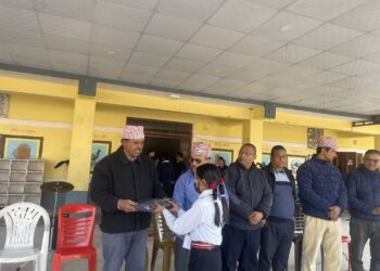 कालिका मा.बि.रामबजारमा अध्ययनरत  विद्यार्थीहरूलाई न्यानो कपडा वितरण