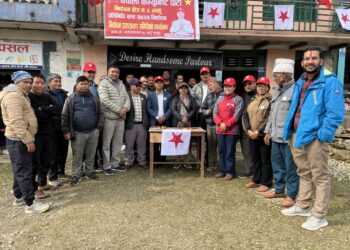 जनताको घरदैलोमा एसबी थापा