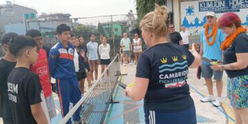 कुमुदिनीमा बेलायतबाट आएका प्रशिक्षकले दिए पिकल बल खेलको प्रशिक्षण