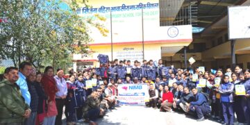 एनआईएमबीद्धारा सिर्जना बहिराका विद्यार्थीलाई  पोशाक सहयोग