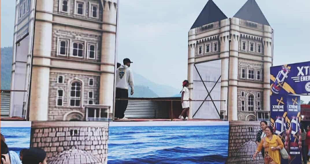 लन्डन ब्रिजको झल्को दिने आकर्षक आकृति हेमजा आलु महोत्सवको मुख्य आकर्षण